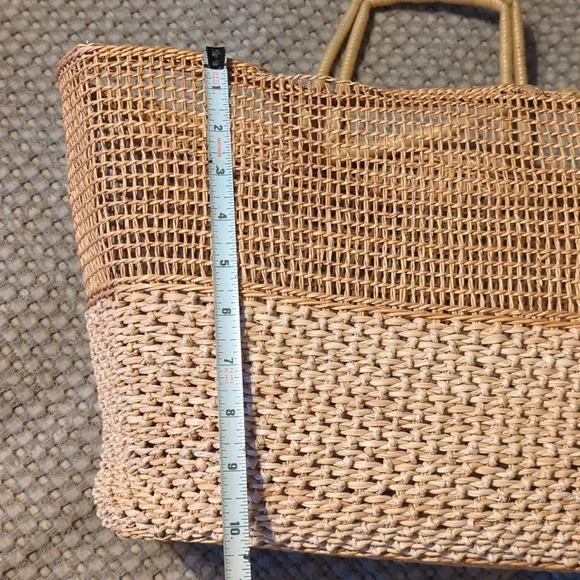 Vintage woven straw bag (please read description) - Picture 8 of 10